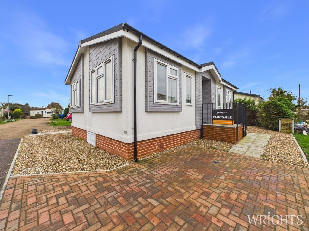Property photo 1 of 17 Exterior