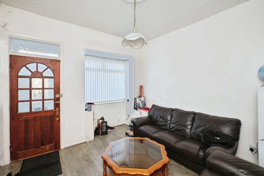 Property photo 3 of 13 Pbox-Img.Jpg