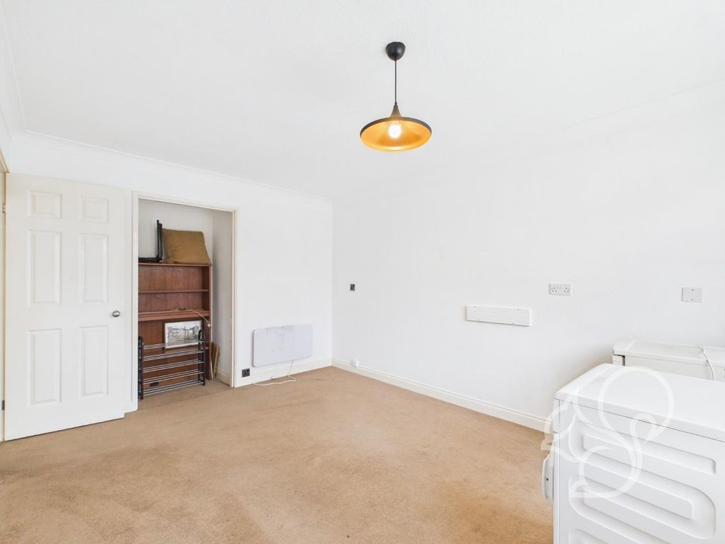 Property photo 3 of 12 Cam01659G0-Pr0368-Still006.Jpg