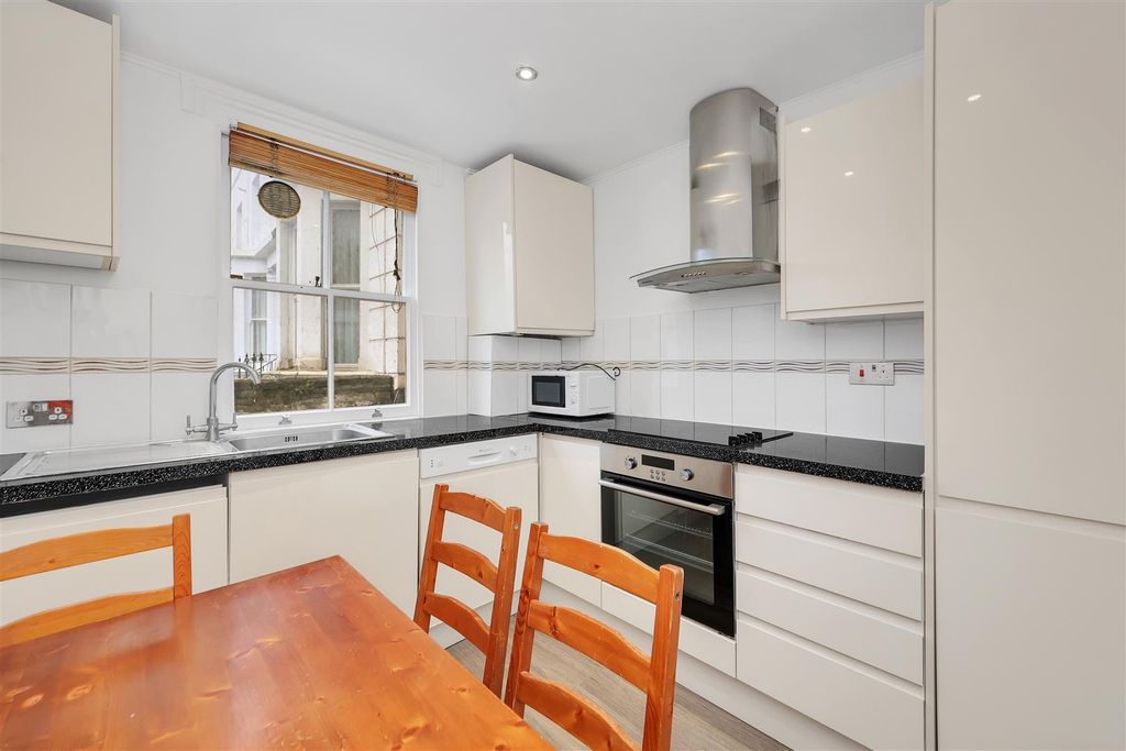 Property photo 2 of 7 Kitchen.Jpg