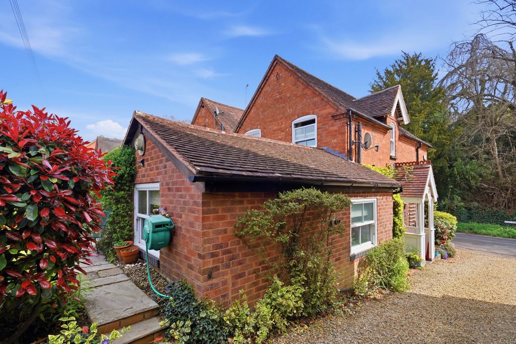 Property photo 2 of 50