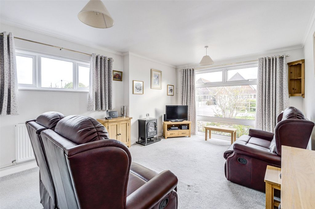 Property photo 2 of 17 Picture No. 14