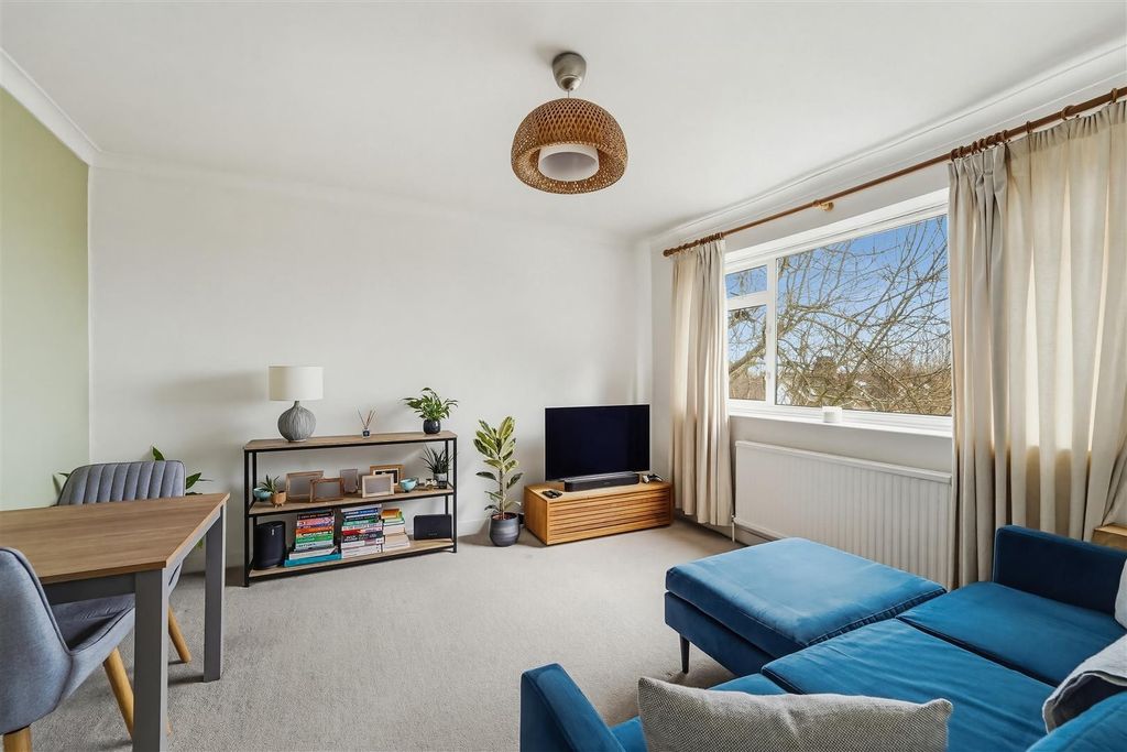 Property photo 2 of 10 Reception