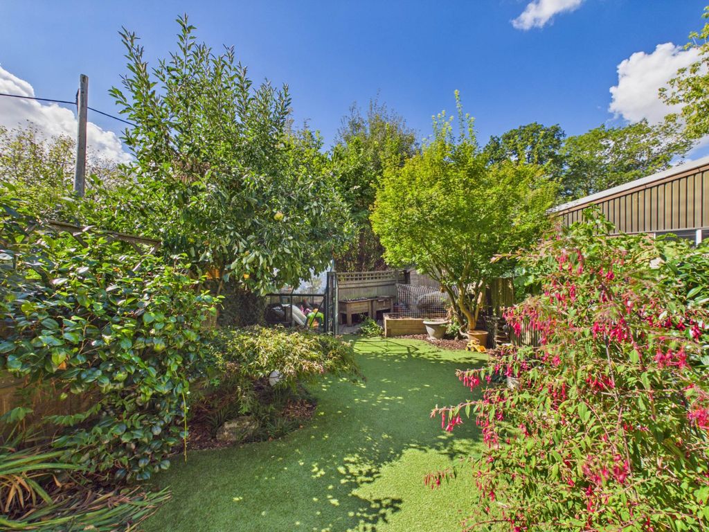 Property photo 2 of 22