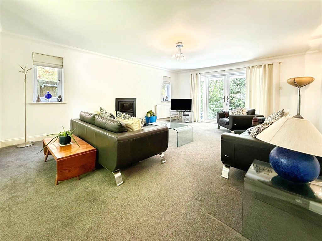Property photo 3 of 33 Picture No. 38