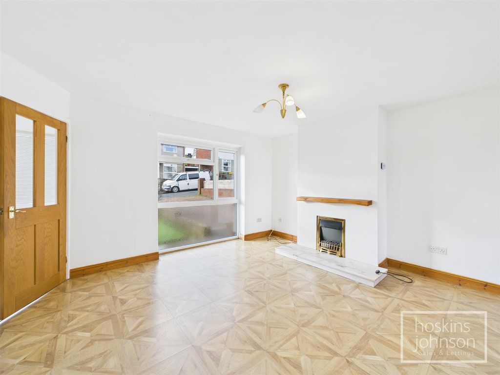 Property photo 3 of 20 Lounge