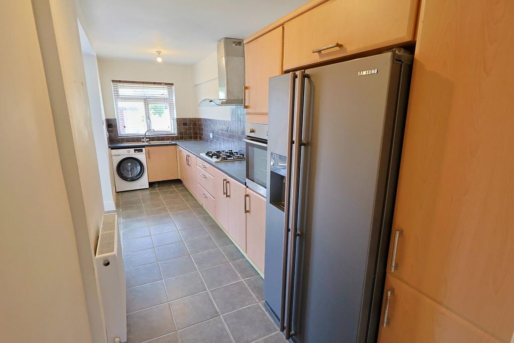 Property photo 3 of 12 Kitchen Units