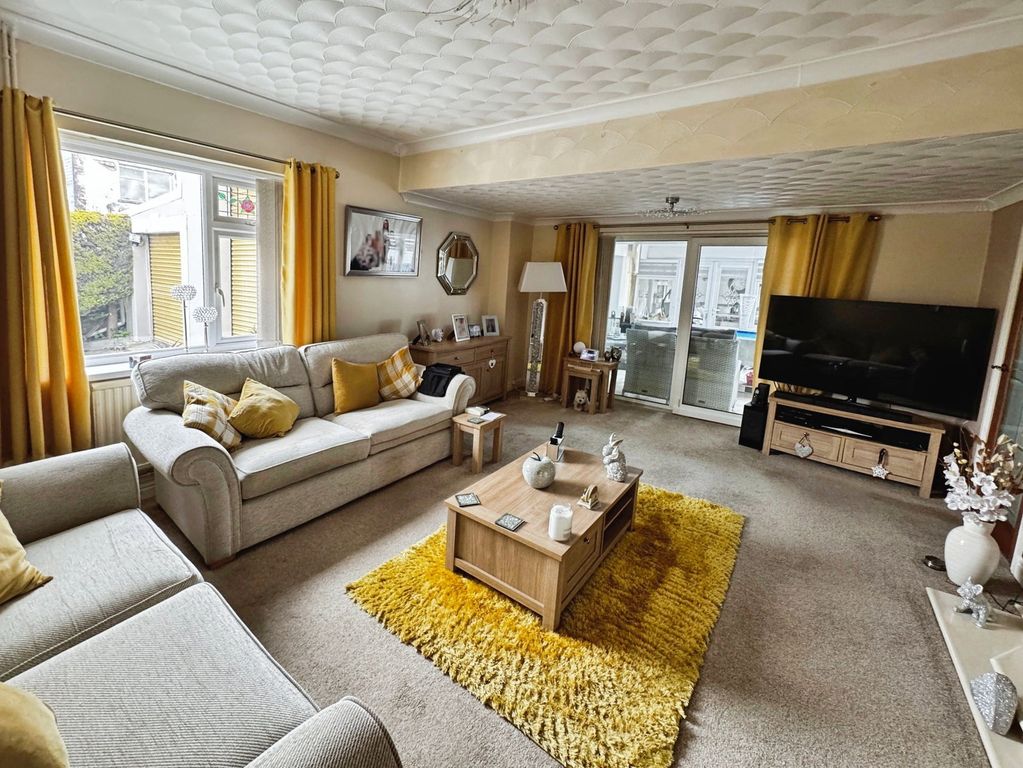 Property photo 2 of 30