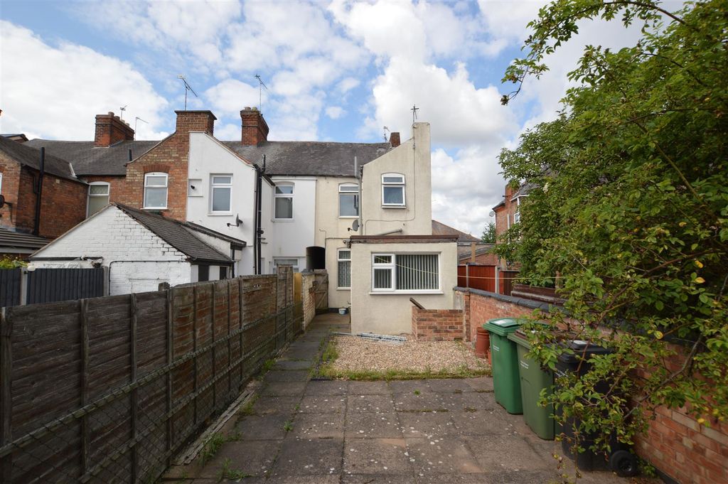 Property photo 2 of 8