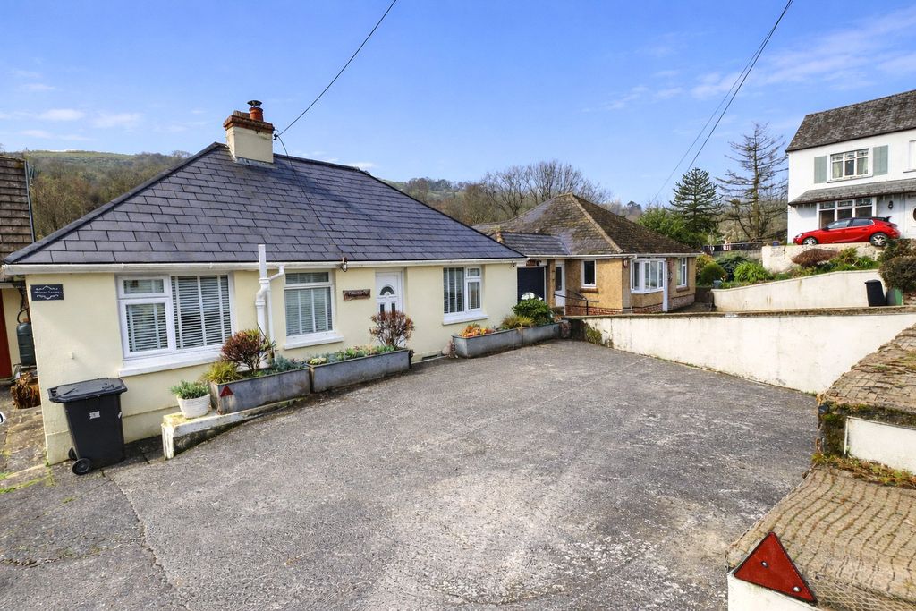 Property photo 2 of 22 2 - Picture No. 13