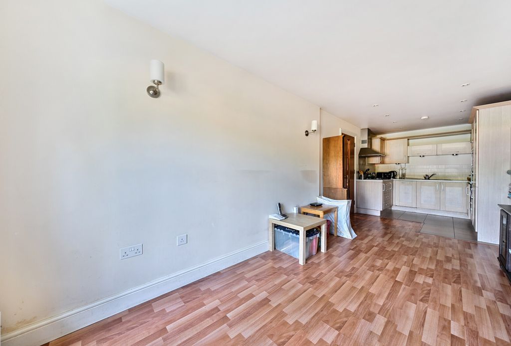 Property photo 3 of 10 26-68233d1Ba8426-...