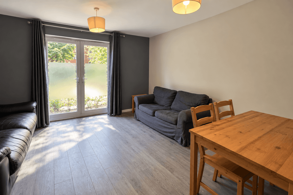 Property photo 3 of 15 Living Space