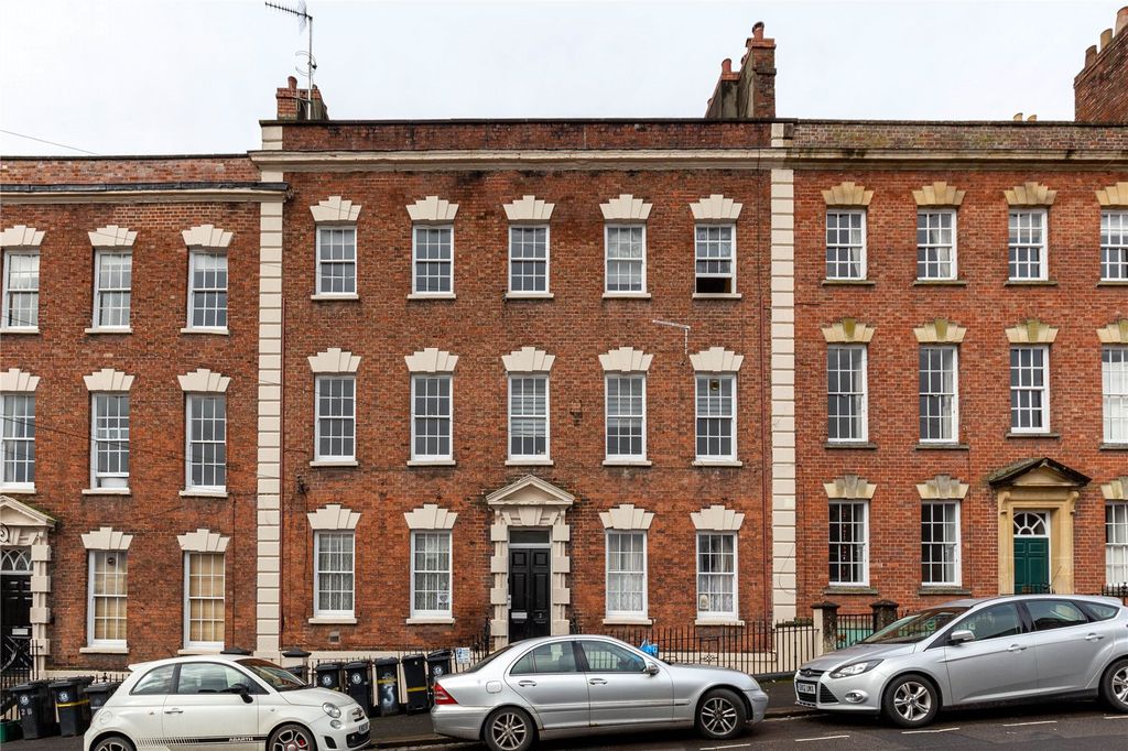 Property photo 2 of 11 Picture No. 12