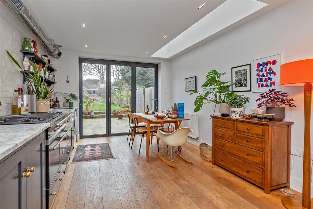 Property photo 3 of 28 30Castleroad-29.Jpg