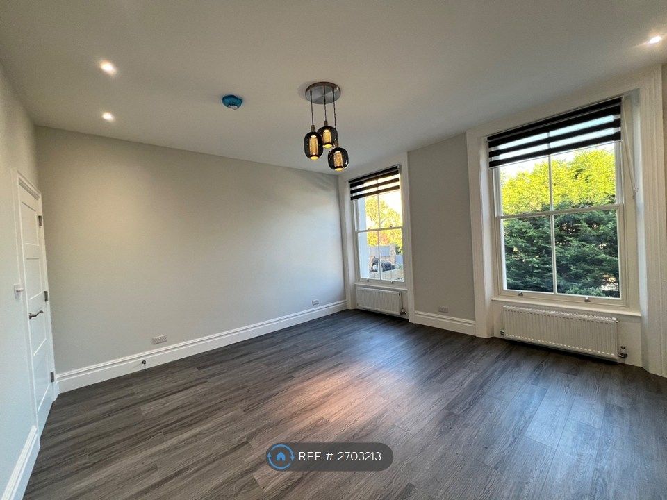 Property photo 2 of 26