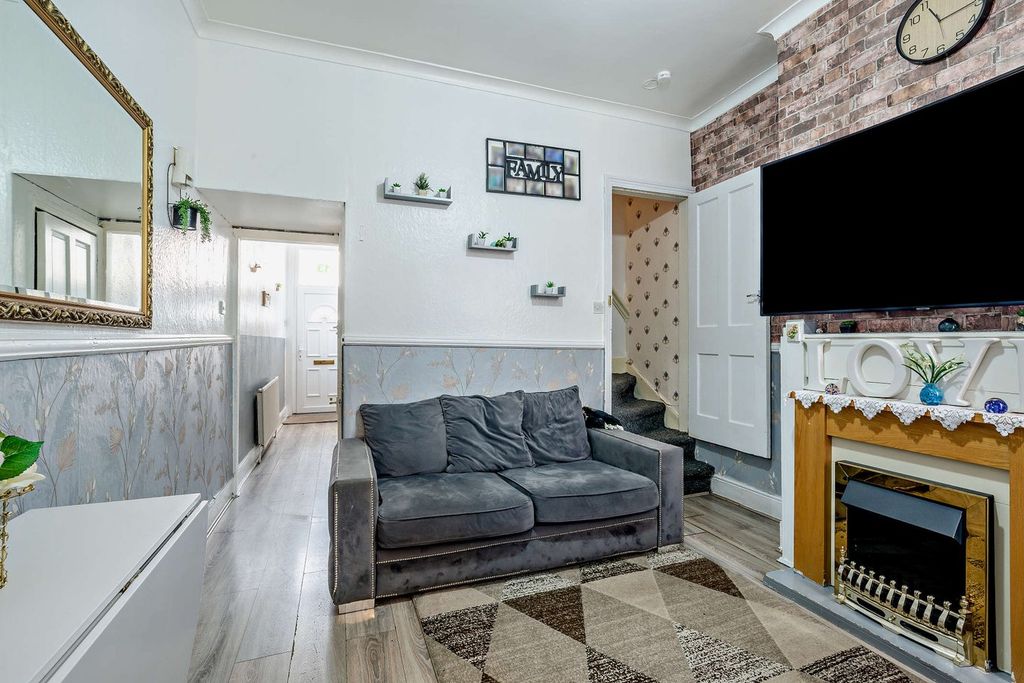 Property photo 3 of 18