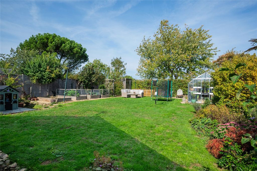 Property photo 2 of 19 Picture No. 22