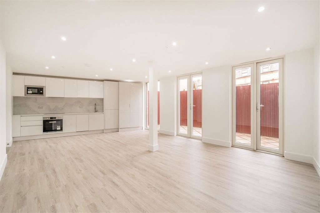 Property photo 3 of 10