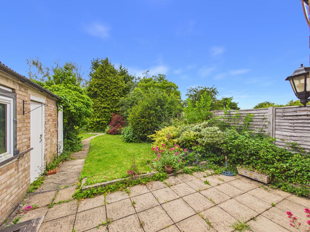 Property photo 3 of 12 Cam01354G0-Pr0731-Still014