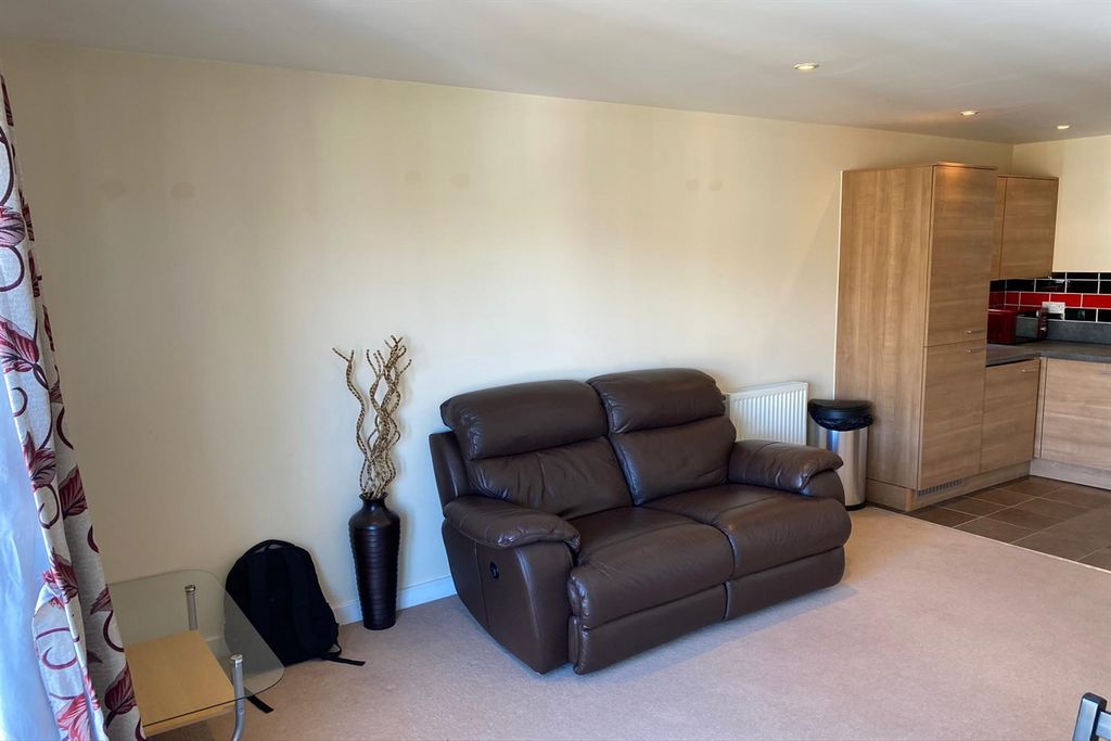 Property photo 3 of 9 Living Room