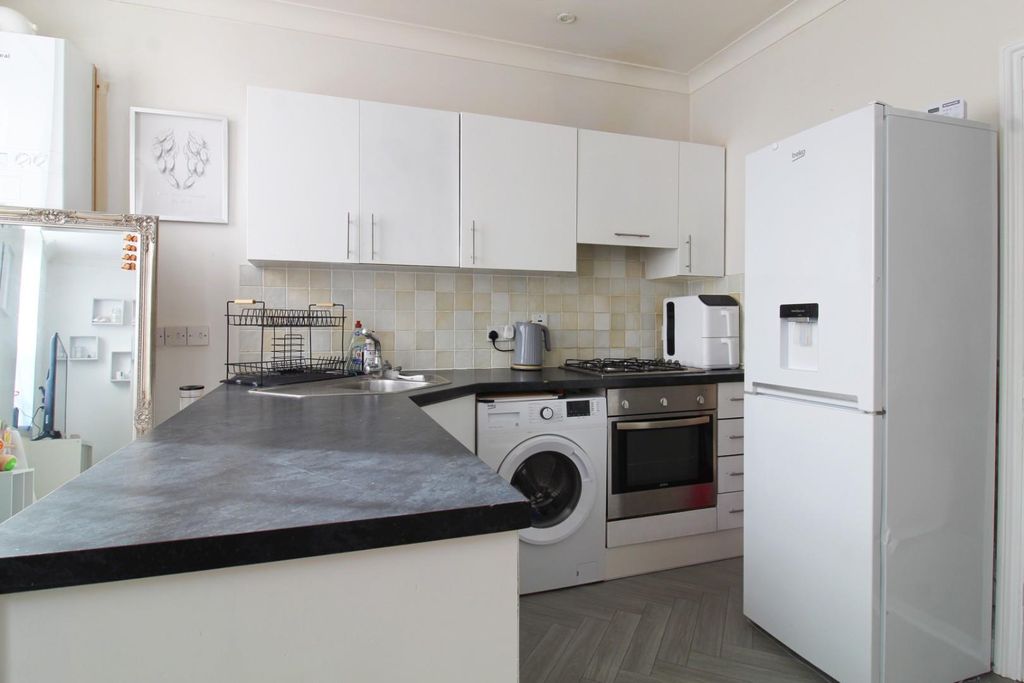 Property photo 3 of 6 Img_2412_Inpixio.Jpg