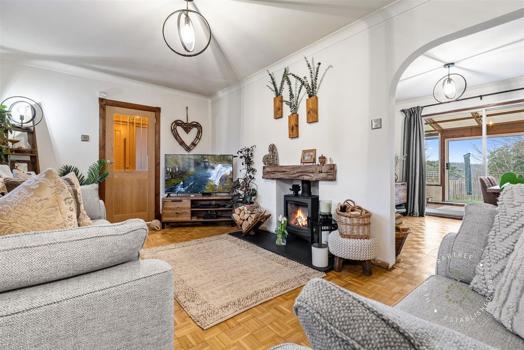 Property photo 3 of 41 Handc-084.Jpg