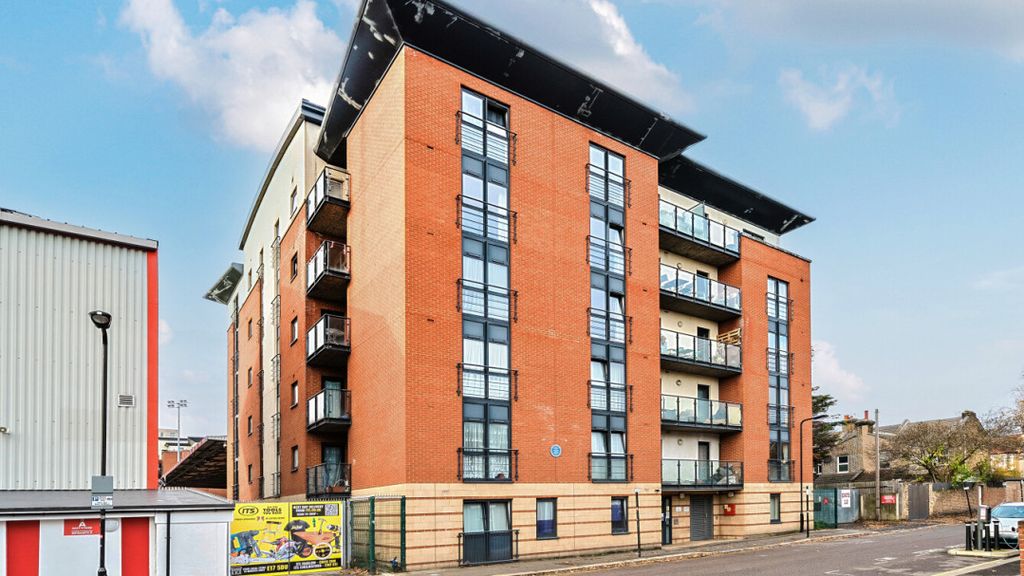 Property photo 1 of 17