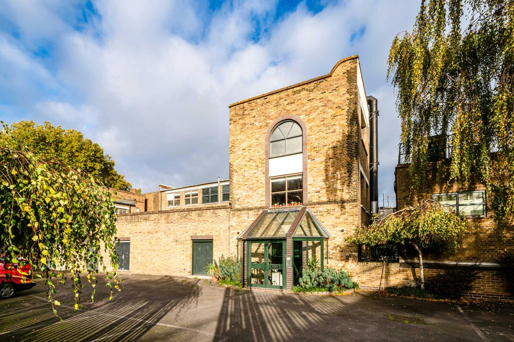 Property photo 1 of 11 London Fields Studios 15 Low Res 2.Jpg