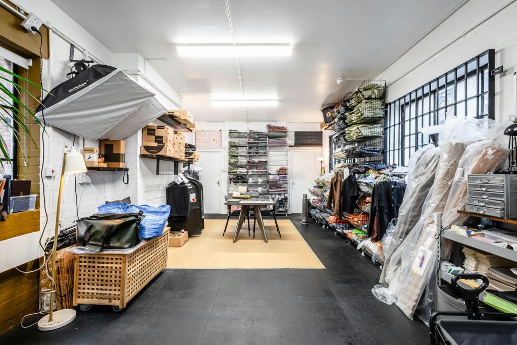 Property photo 3 of 6 Brick Ln 160G - Low Res 2.Jpg