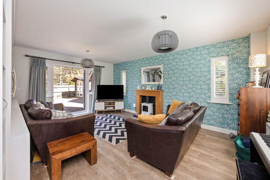 Property photo 3 of 19 Living Room