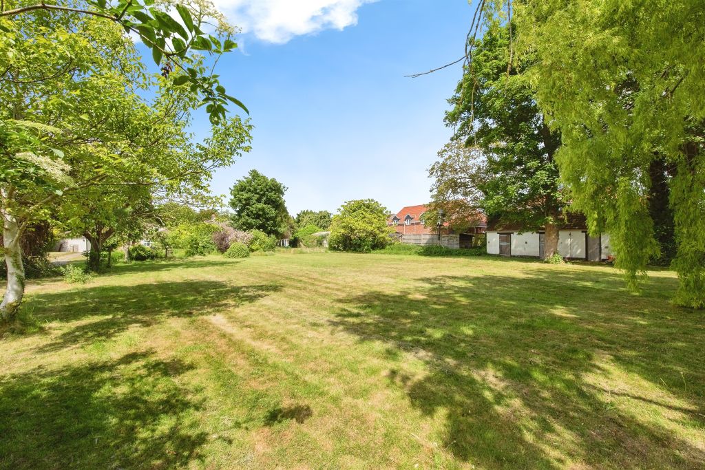Property photo 2 of 19