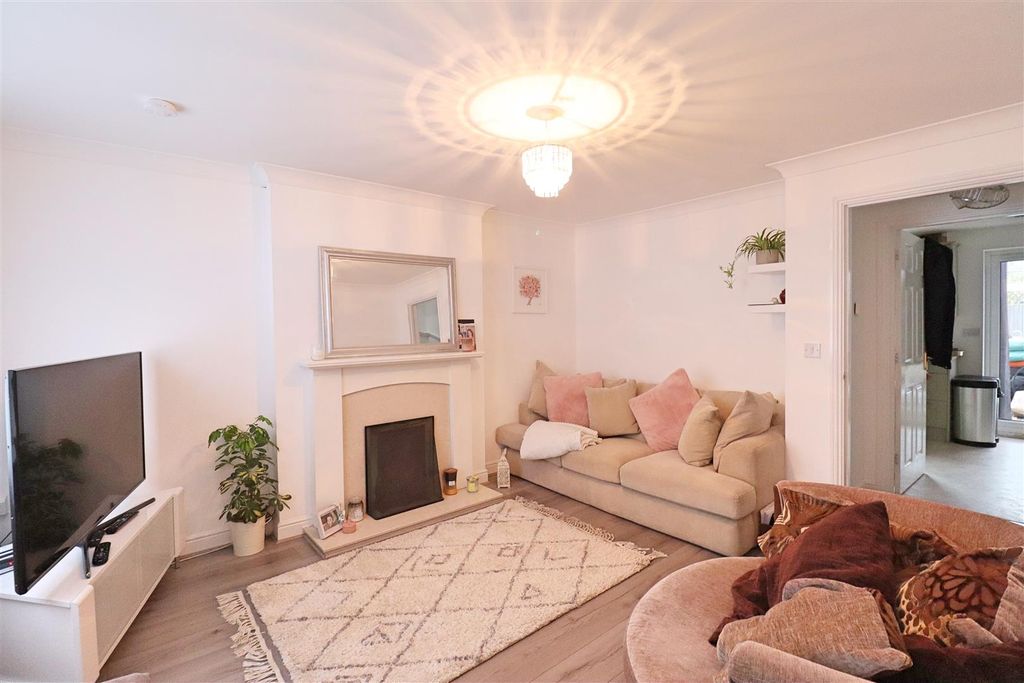 Property photo 2 of 14 Img_2545.Jpg