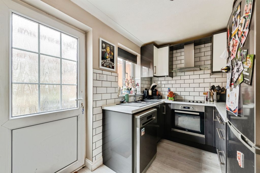 Property photo 2 of 8