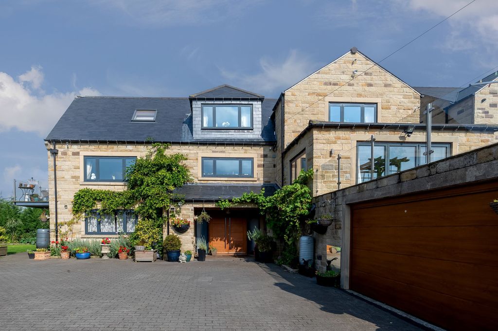 Property photo 1 of 57