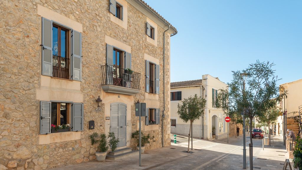 Property photo 1 of 28 Calvia-28.Jpg