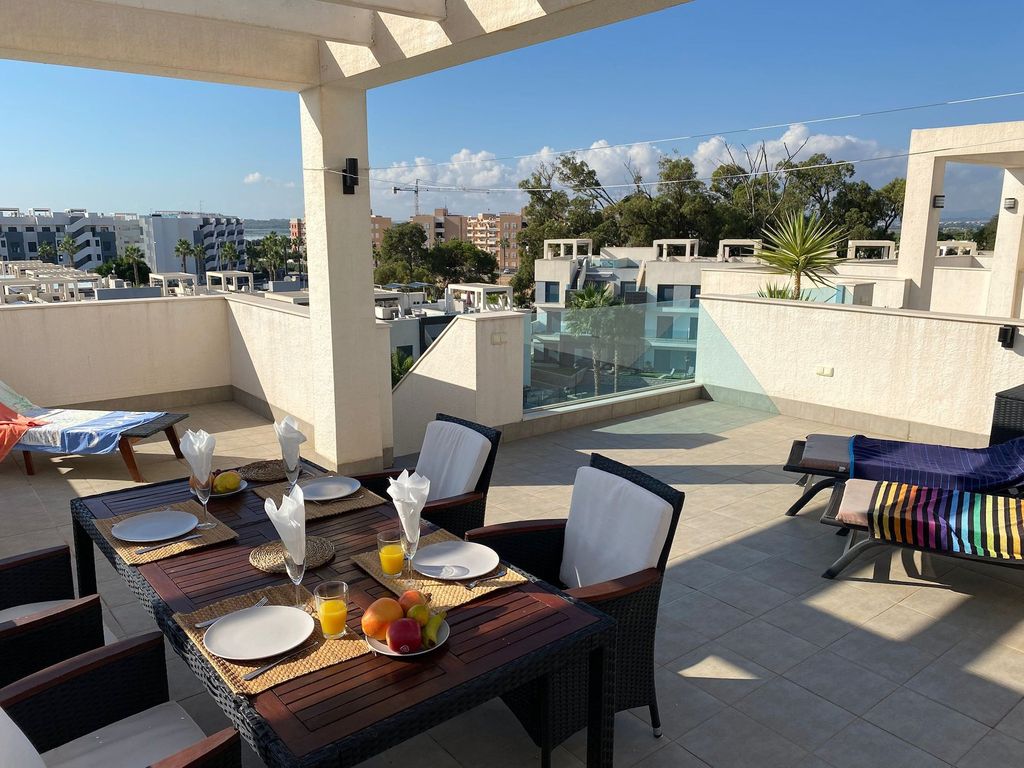 Property photo 2 of 25