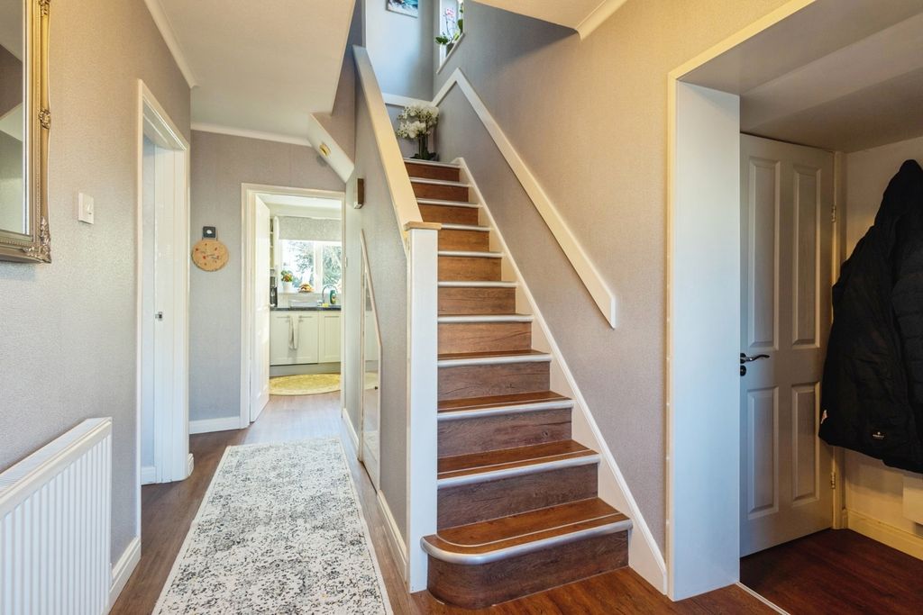 Property photo 2 of 20 Hallway