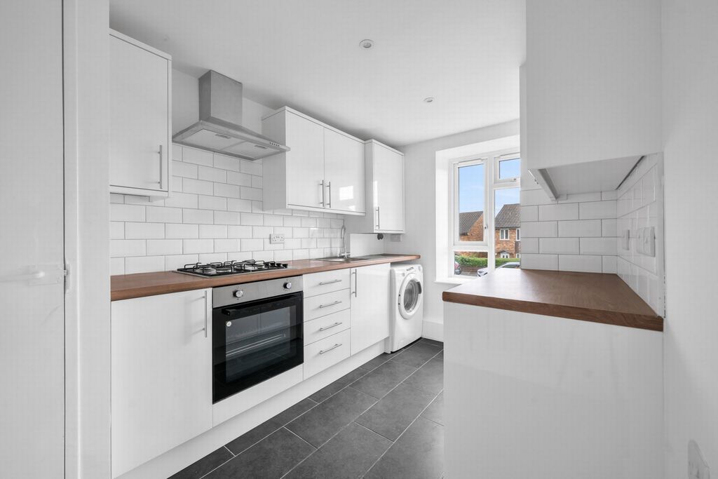 Property photo 2 of 12 Kitchen