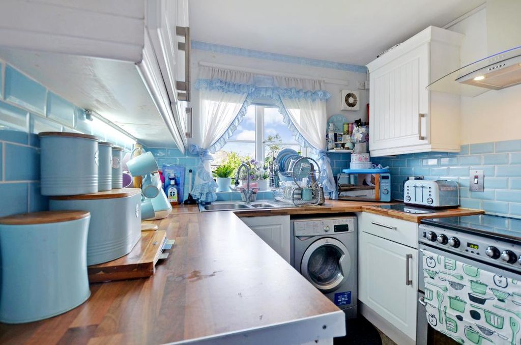 Property photo 3 of 13 Kitchen_Pic_ (2).Jpg