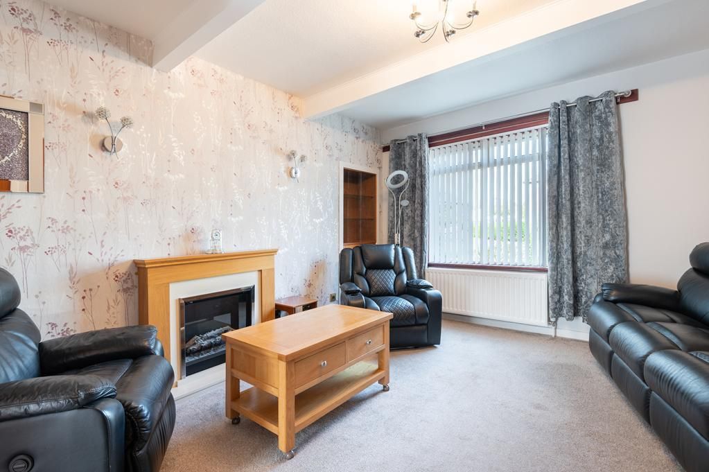 Property photo 2 of 15 Lev1464Pem Lounge.Jpg