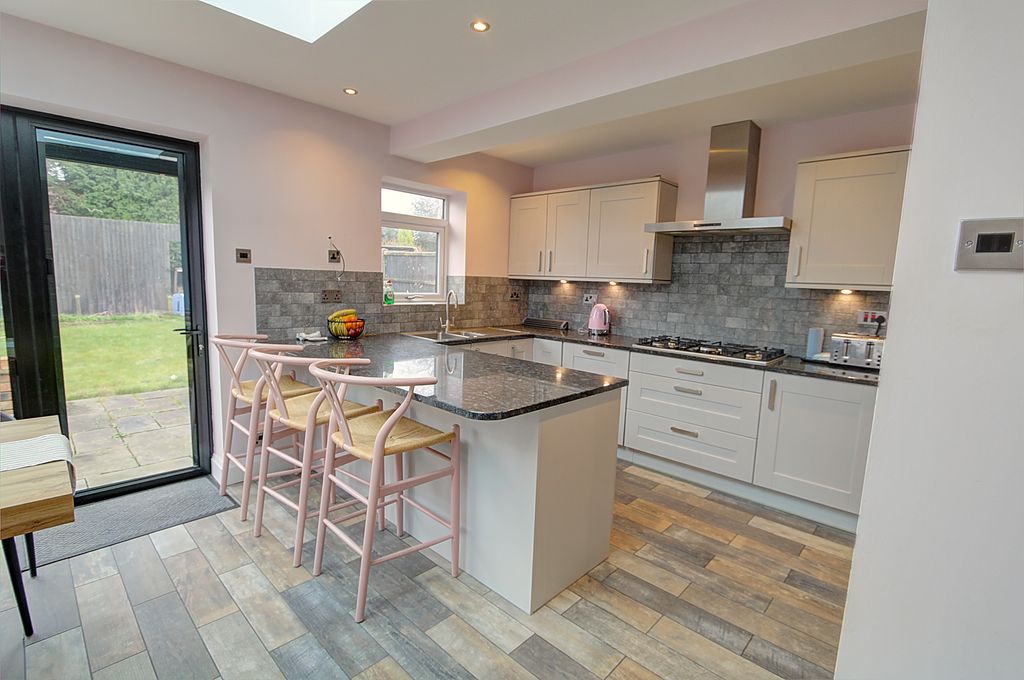Property photo 3 of 15 Kitchen