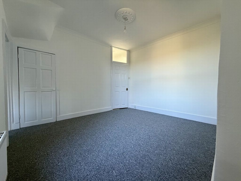 Property photo 3 of 16 Dining Room
