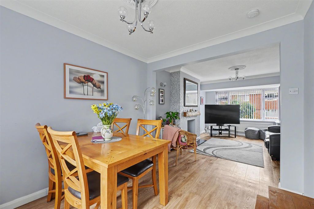 Property photo 3 of 22 Dining Area
