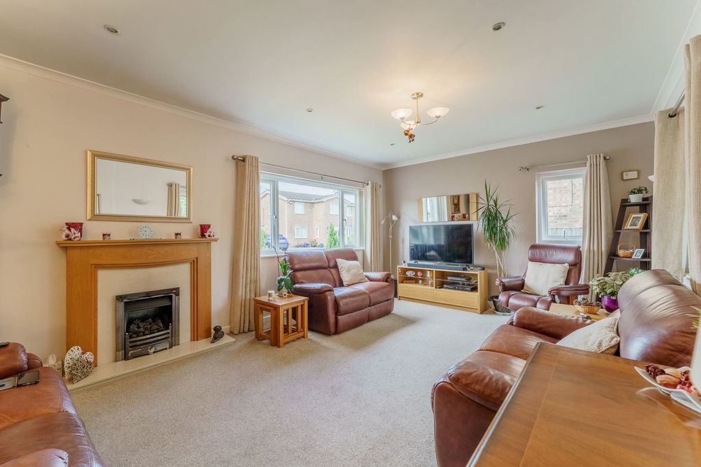 Property photo 2 of 30