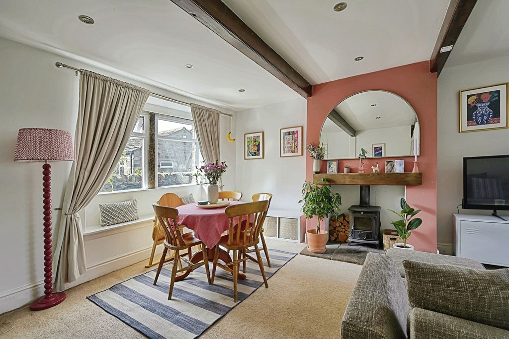 Property photo 2 of 14 Living / Dining Room