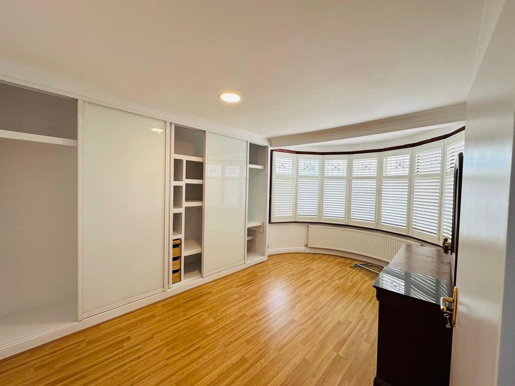 Property photo 1 of 3