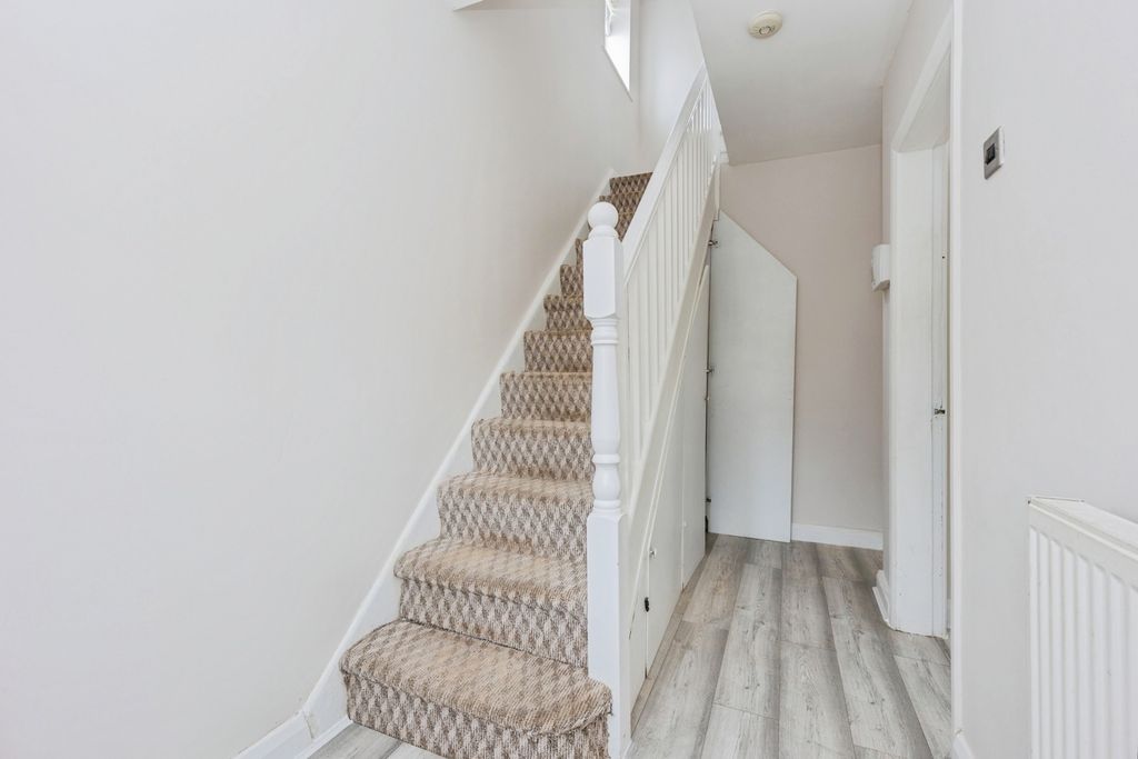 Property photo 2 of 12 Pbox-Img.Jpg