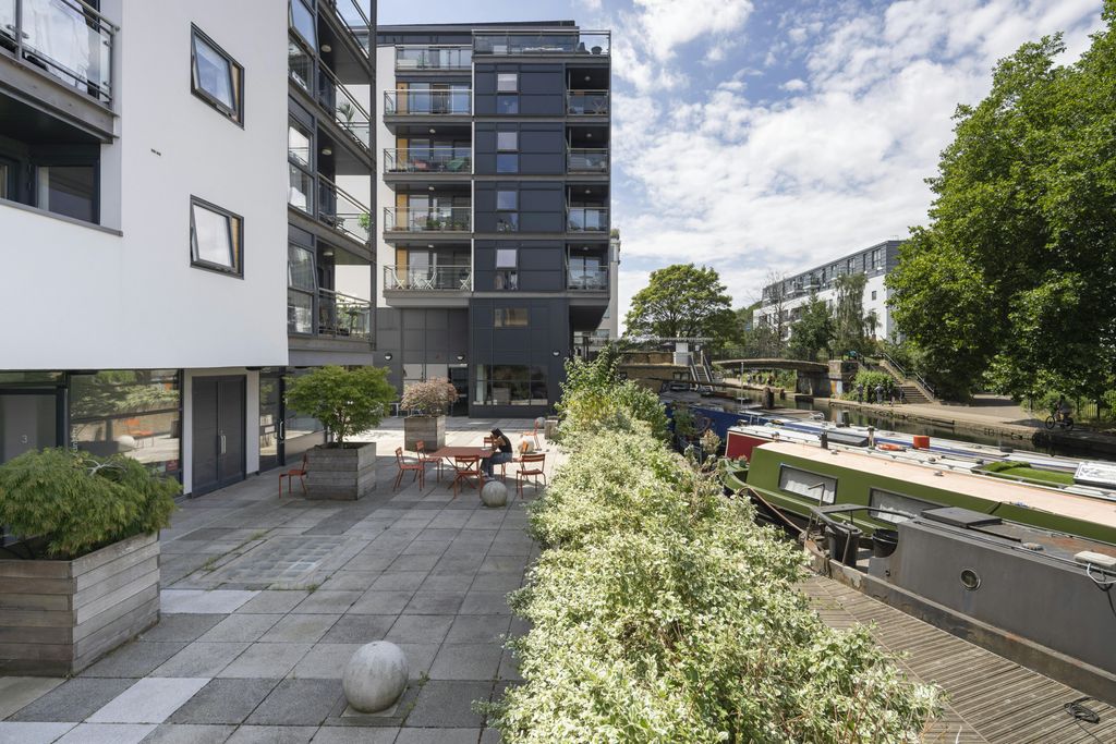 Property photo 1 of 16 Unit 4