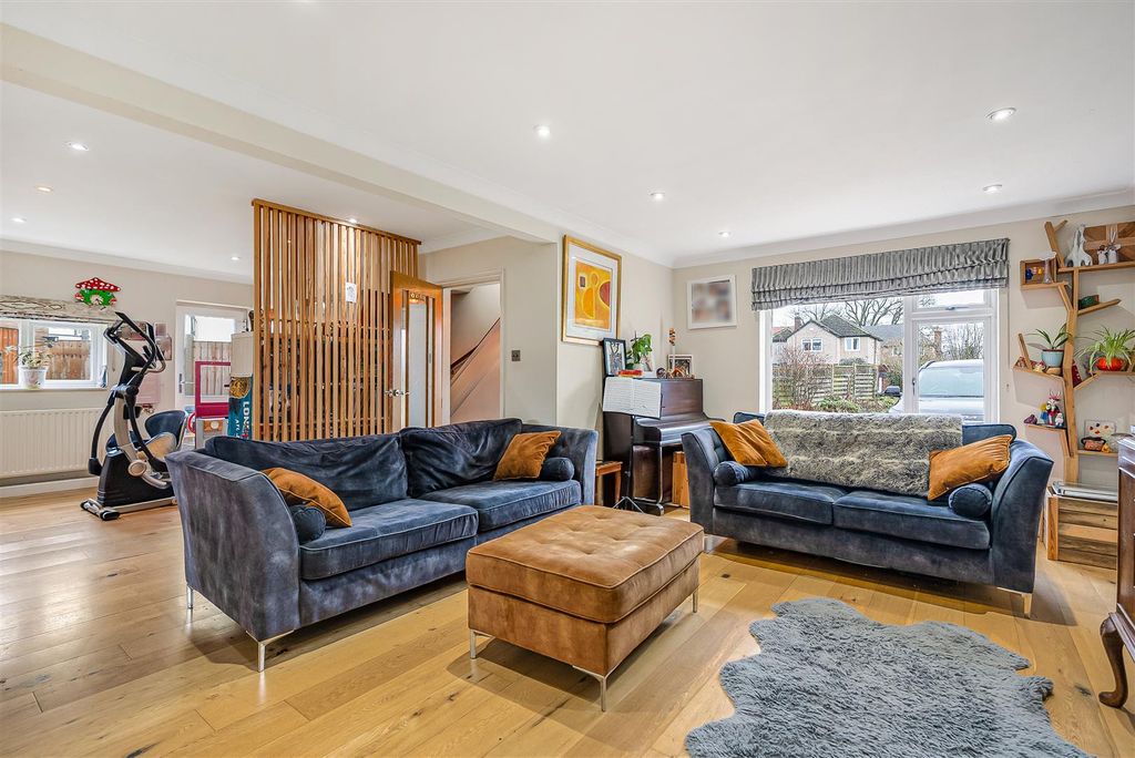 Property photo 2 of 36 23_71502.Jpg