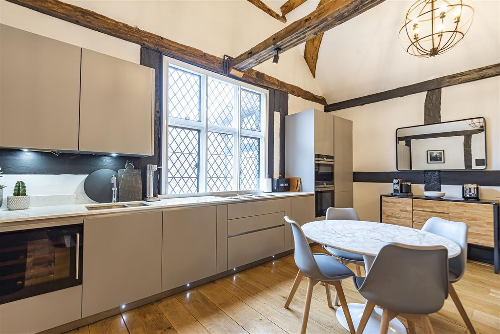 Property photo 3 of 12 Kitchen